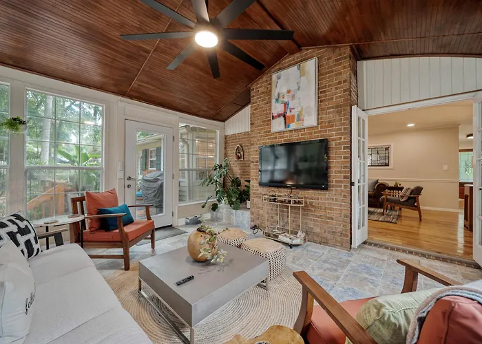 Hummingbird House Epic Game Cottage! Сasa de vacaciones Tallahassee