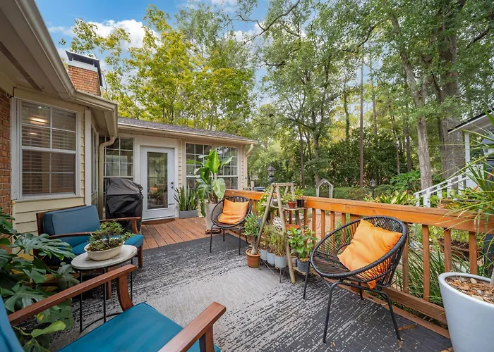 Hummingbird House Epic Game Cottage! * Tallahassee